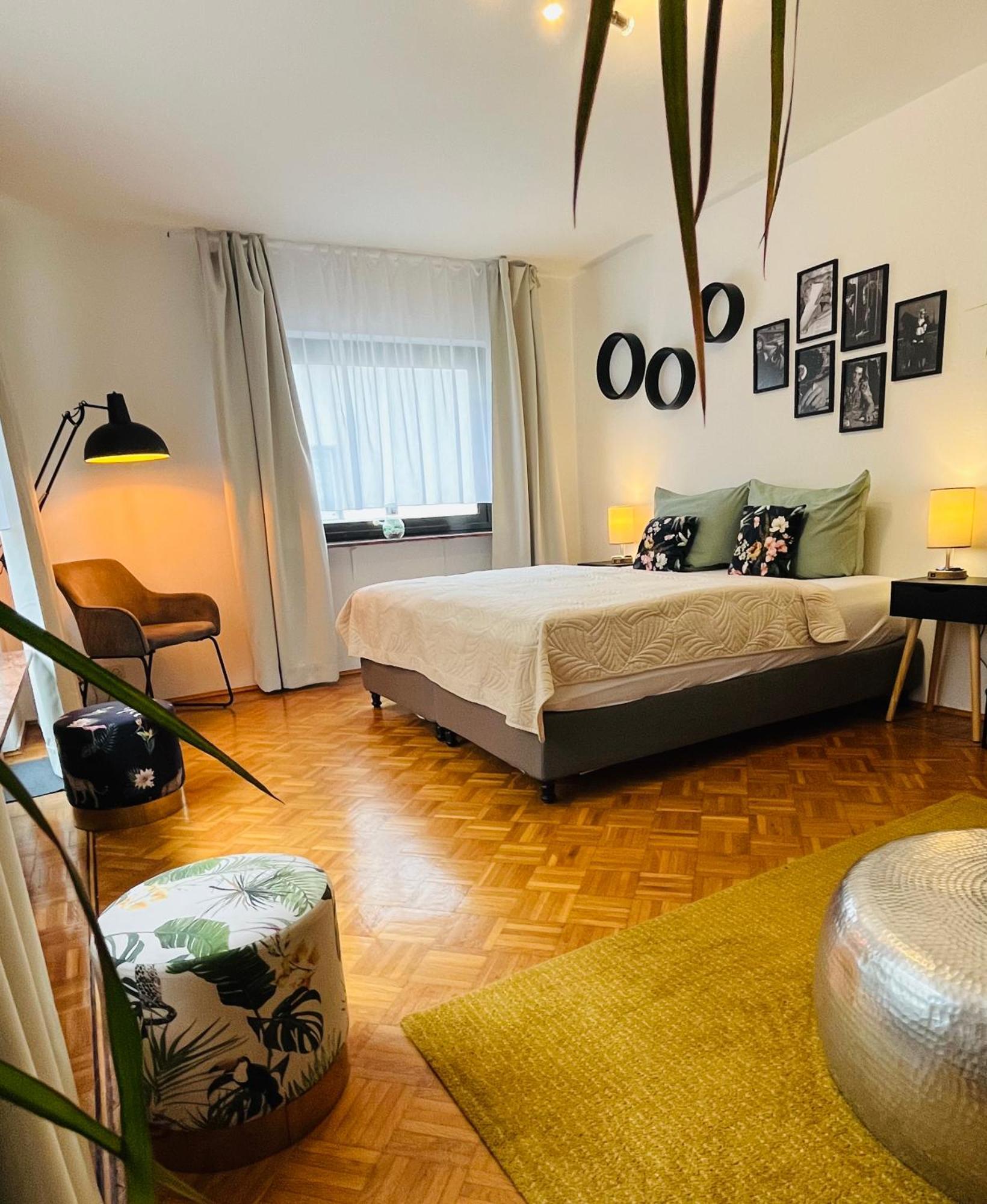 Casa Inn Parkview - Relax & Chill - Perfect For Business Travel, Weekend Trip, Family&Friends, Dogs Lover, Romance, Layover Or Longstay Лимбург-на-Лане Екстериор снимка